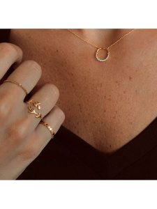 Les Petites Précieuses Pozłacany pierścionek rozmiar: 50. Żółte pierścionki Les Petites Précieuses, pozłacane. Za 96,37 zł.