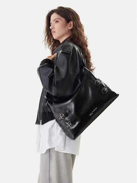 Karl Lagerfeld Jeans Torebka B1W30154 Czarny. Czarne torebki klasyczne Karl Lagerfeld Jeans, bez wzorów, z jeansu, bez dodatków. Za 689,99 zł.