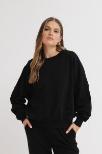 LEKKA BLUZA JESS CZARNA One size - Flawless. Czarne bluzy Flawless, s, bez wzorów, z bawełny, bez kaptura. Za 340,00 zł.