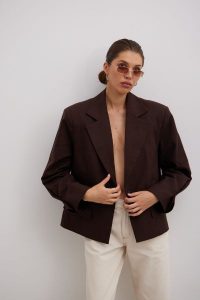 Marynarka o prostym kroju w kolorze INTENSE BROWN - RICHMOND-M/L. Brązowe marynarki i żakiety Marsala, l, bez wzorów, z bawełny, eleganckie. Za 599,90 zł.