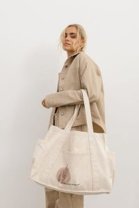 TORBA KAKTUS BEŻOWA One size - Flawless. Brązowe shopper bag Flawless, bez wzorów, z bawełny, na ramię, z nadrukiem, bez dodatków. Za 165,00 zł.
