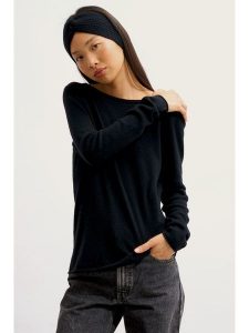 AUTHENTIC CASHMERE Kaszmirowy sweter "Criou" w kolorze czarnym rozmiar: XL. Czarne swetry oversize AUTHENTIC CASHMERE, xl, bez wzorów, z kaszmiru, bez ramiączek. Za 361,99 zł.