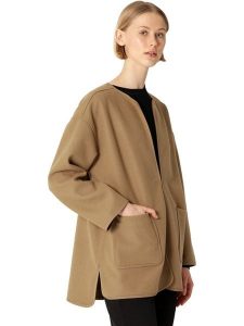 Ilse Jacobsen Kurtka przejściowa w kolorze jasnobrązowym rozmiar: 42. Brązowe kurtki Ilse Jacobsen, bez wzorów, bez kaptura. Za 162,49 zł.