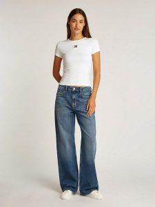TOMMY JEANS Koszulka w kolorze białym rozmiar: L. Białe bluzki Tommy Jeans, l, bez wzorów, z jeansu, bez kołnierzyka, bez ramiączek. Za 153,71 zł.
