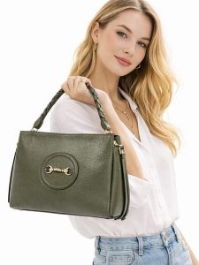 Florence Bags Skórzana torebka "Hoppo" w kolorze khaki - 32 x 26 x 11 cm rozmiar: onesize. Brązowe torebki klasyczne Florence Bags, bez wzorów, z materiału, bez dodatków. Za 382,99 zł.