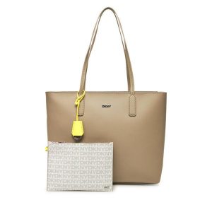 Torebka DKNY. Brązowe shopper bag DKNY, bez wzorów, bez dodatków. Za 389,99 zł.
