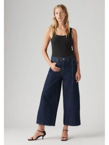 Levi's Dżinsy - Relaxed fit - w kolorze granatowym rozmiar: W27. Niebieskie jeansy Levi's®, z aplikacjami, z bawełny, z podwyższonym stanem. Za 237,17 zł.