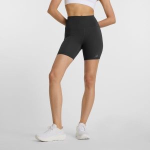 Spodenki damskie New Balance WS51114BK – czarne. Czarne szorty New Balance, bez wzorów, z lycry, z podwyższonym stanem. Za 199,99 zł.