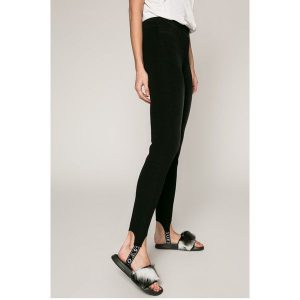 Guess Jeans - Jeansy Sceila. Jeansy marki Guess Jeans. W wyprzedaży za 299,90 zł.