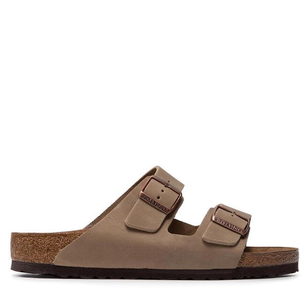 Klapki Birkenstock. Brązowe klapki Birkenstock, bez wzorów, bez obcasa. Za 458,99 zł.