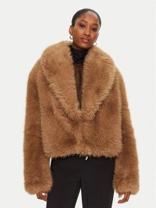 YES LONDON Futro ECO/026 Brązowy Regular Fit. Brązowe płaszcze YES LONDON, bez wzorów, z futra, bez kaptura. Za 899,99 zł.