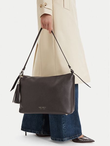 Nine West Torebka CEO-PRINCE STAR-LDA9530 Brązowy. Brązowe torebki klasyczne Nine West, bez wzorów, ze skóry, bez dodatków. Za 229,99 zł.