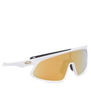 Okulary przeciwsłoneczne Oakley. Białe okulary przeciwsłoneczne Oakley. Za 768,99 zł.
