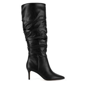 Kozaki Nine West. Czarne kozaki Nine West, bez wzorów, bez obcasa, na szpilce, bez zapięcia. Za 349,99 zł.