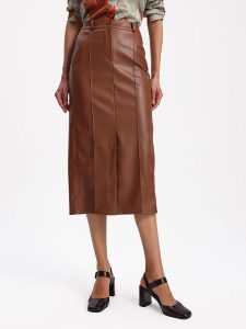 BGN Spódnica w kolorze jasnobrązowym rozmiar: 40. Brązowe spódnice BGN, na co dzień, bez wzorów, midi. Za 97,95 zł.