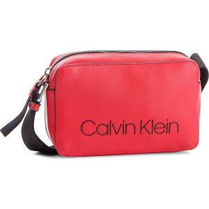 Torebka CALVIN KLEIN - Collegic Small Cross K60K604454 626. Listonoszki marki Calvin Klein. W wyprzedaży za 269,00 zł.
