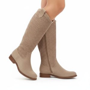 Kozaki damskie S.Barski, cholewka z materiału zapinane na suwak elegancki fason w stylu boho, beżowe, HY61-8022. Brązowe kozaki S.BARSKI, w ażurowe wzory, bez obcasa, na obcasie, bez zapięcia. Za 209,00 zł.