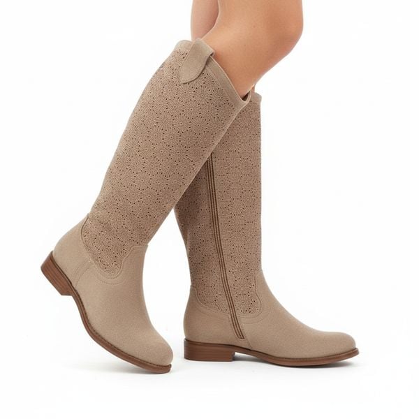 Kozaki damskie S.Barski, cholewka z materiału zapinane na suwak elegancki fason w stylu boho, beżowe, HY61-8022. Brązowe kozaki S.BARSKI, w ażurowe wzory, bez obcasa, na obcasie, bez zapięcia. Za 188,90 zł.