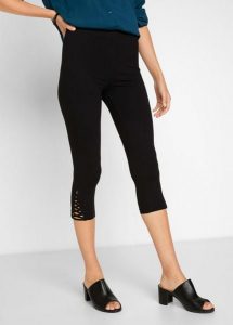 Legginsy 3/4 z bawełny. Czarne legginsy bonprix, bez wzorów, z bawełny. Za 79,99 zł.