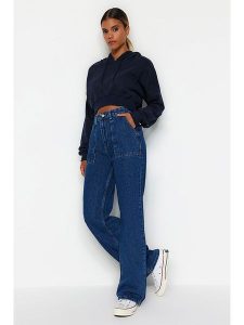 Trendyol Dżinsy - Mom fit - w kolorze niebieskim rozmiar: 36. Niebieskie jeansy Trendyol, bez wzorów, z podwyższonym stanem. Za 100,99 zł.
