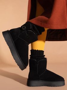 Gooce Skórzane botki zimowe "Crestone" w kolorze czarnym rozmiar: 40. Czarne botki Gooce, na zimę, bez wzorów, ze skóry, bez obcasa, na platformie, bez zapięcia. Za 217,99 zł.