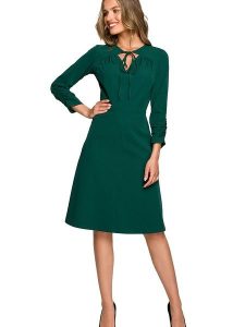Stylove Sukienka w kolorze zielonym rozmiar: XXL. Zielone sukienki Stylove, xxl, bez wzorów, bez kołnierzyka, bez ramiączek, midi, rozkloszowane. Za 215,21 zł.