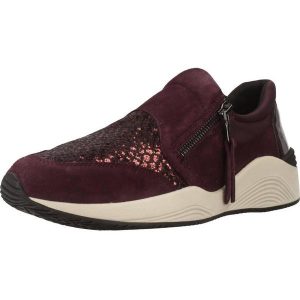 Buty GEOX D OMAYA Bordeaux. Czerwone buty trekkingowe Geox, ze skóry, bez zapięcia. Za 258,99 zł.