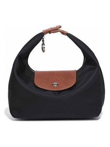 SUVRAI Torebka w kolorze czarnym - 20 x 23 x 11 cm rozmiar: onesize. Czarne torebki klasyczne SUVRAI, bez wzorów, z materiału, na ramię, bez dodatków. Za 108,99 zł.