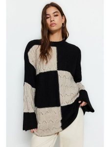 Trendyol Sweter w kolorze beżowo-czarnym rozmiar: M. Brązowe swetry oversize Trendyol, m, bez wzorów, ze splotem, bez ramiączek. Za 105,38 zł.