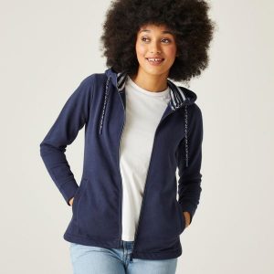 Bayletta damska bluza z kapturem. Niebieskie bluzy Regatta, bez wzorów, z kapturem. W wyprzedaży za 173,55 zł.