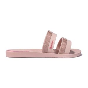 Klapki Ipanema Mesh Slide 83649 BB780 różowe. Czerwone klapki bez wzorów, z materiału, bez obcasa. Za 218,61 zł.