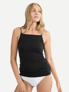 Triumph Top Beauty Layers 10227206 Czarny Slim Fit. Czarne topy Triumph, m, bez wzorów, z wiskozy, bez kołnierzyka, bez ramiączek. Za 89,99 zł.