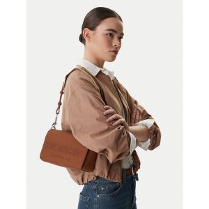 Torebka LOVE MOSCHINO. Brązowe torebki klasyczne LOVE MOSCHINO, bez wzorów, bez dodatków. Za 654,99 zł.