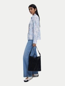 Desigual Torebka Patch Tango P 25WAKP12 Czarny. Czarne torebki klasyczne Desigual, bez wzorów, ze skóry, bez dodatków. Za 199,99 zł.