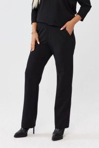 Czarne spodnie Florina - prosta nogawka i kieszenie po bokach PLUS SIZE XXL OVERSIZE JESIEŃ. Czarne spódnice Moda Size Plus Iwanek, do pracy, na jesień, plus size, bez wzorów, z nylonu, biznesowe, plus size, mini. Za 189,90 zł.