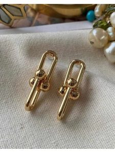 Luseera Pozłacane kolczyki rozmiar: onesize. Żółte kolczyki Luseera, pozłacane. Za 34,99 zł.