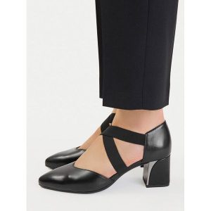 Czółenka Lasocki. Czarne czółenka Lasocki, bez wzorów, bez obcasa, bez zapięcia. Za 219,99 zł.