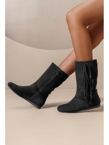 C'M Botki w kolorze czarnym rozmiar: 40. Czarne botki C'M, bez wzorów, bez obcasa, bez zapięcia. Za 130,99 zł.