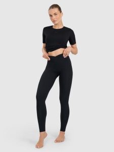 4F Legginsy do jogi i pilatesu szybkoschnące damskie - czarne M. Czarne legginsy 4f, bez wzorów, z dzianiny, z podwyższonym stanem. Za 169,99 zł.