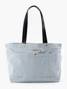 Levi's Shopper bag "All On The Road Again" w kolorze błękitnym - 52 x 31,5 x 16,5 cm rozmiar: onesize. Niebieskie shopper bag Levi's®, bez wzorów, z bawełny, na ramię, bez dodatków. Za 163,64 zł.
