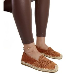 Brązowe ażurowe espadryle Gordana. Brązowe espadryle w ażurowe wzory, bez obcasa. Za 81,83 zł.