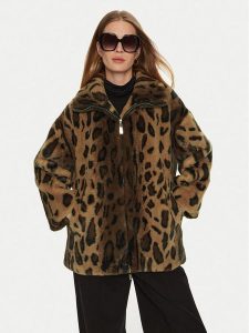 LOLA CASADEMUNT Kożuch LF2401010 Brązowy Regular Fit. Brązowe płaszcze LOLA CASADEMUNT, m, bez wzorów, z syntetyku, bez kaptura. Za 569,99 zł.