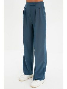 Trendyol Spodnie w kolorze niebieskim rozmiar: 32. Niebieskie spodnie z wysokim stanem Trendyol, bez wzorów, z materiału, z podwyższonym stanem. Za 60,88 zł.