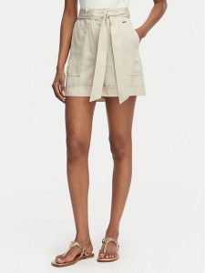 Guess Szorty materiałowe W5GD1R WG4C2 Beżowy jasny Regular Fit. Brązowe szorty Guess, z aplikacjami, z lyocellu. Za 294,99 zł.