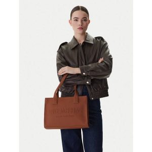 Torebka LOVE MOSCHINO. Brązowe torebki klasyczne LOVE MOSCHINO, bez wzorów, bez dodatków. Za 693,99 zł.