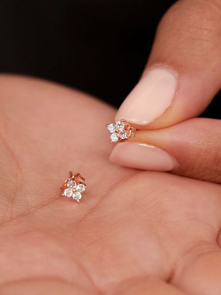 Heliophilia Srebrne kolczyki-wkrętki rozmiar: onesize. Szare kolczyki Heliophilia, srebrne. Za 43,99 zł.