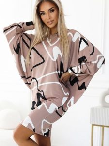 Sukienka Model 402-8 Beige Wzór - Numoco. Brązowe sukienki NUMOCO, na co dzień, l, bez wzorów, z dzianiny, eleganckie, bez kołnierzyka, plus size, bez ramiączek, proste. Za 254,00 zł.
