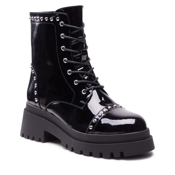 Trzewiki DeeZee. Czarne botki DeeZee, bez wzorów, bez obcasa, na płaskiej podeszwie, bez zapięcia. Za 199,99 zł.