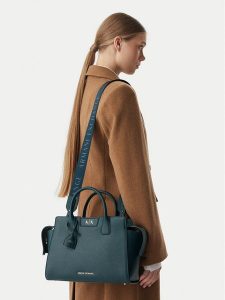 Armani Exchange Torebka XW002158 AF26570 U7338 Zielony. Zielone torebki klasyczne Armani Exchange, bez wzorów, ze skóry, bez dodatków. Za 628,99 zł.