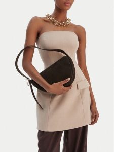 GINO ROSSI Torebka EO-LA321-1086 Brązowy. Brązowe torebki klasyczne Gino Rossi, bez wzorów, ze skóry, bez dodatków. Za 220,99 zł.